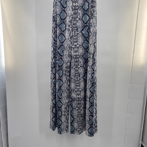 Capella flair leg pants. Size Medium NWT - Picture 2 of 8